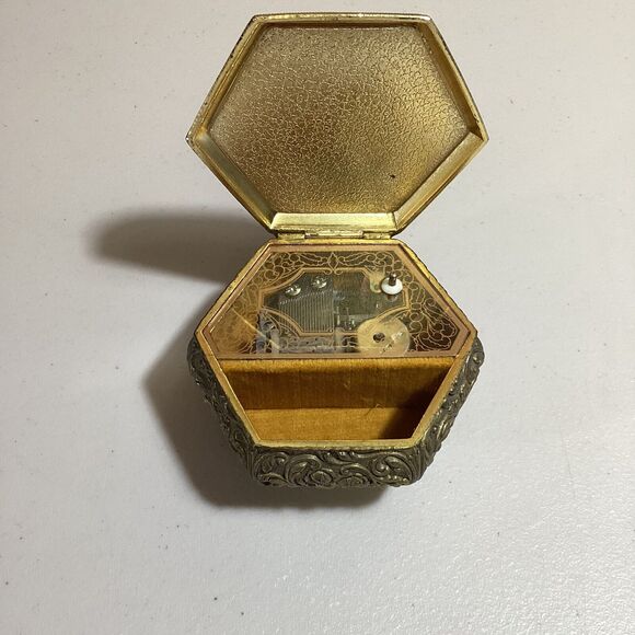 Macaw Musical Box Trinket Japan 3" Velvet Lined - Picture 2 of 6